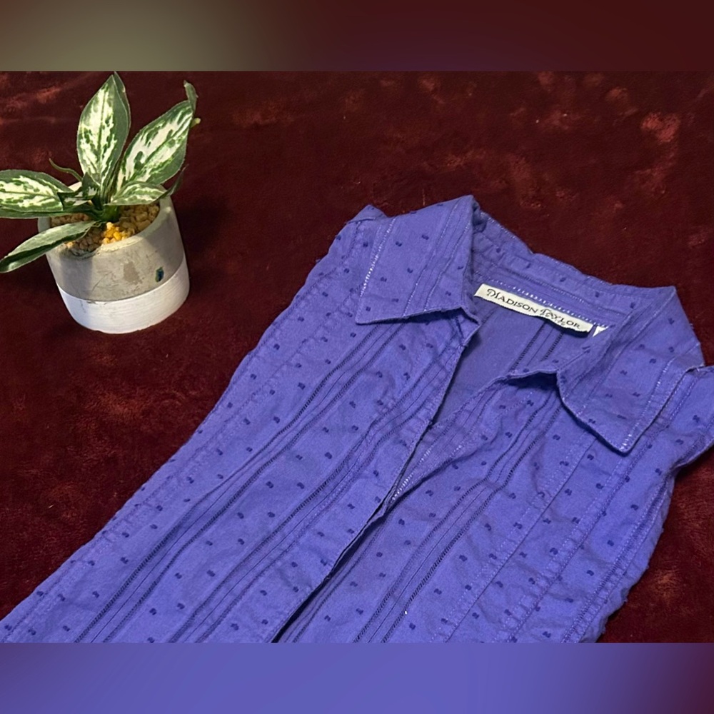 Women’s Madison Taylor Button up short sleeve blouse never worn size PL purple